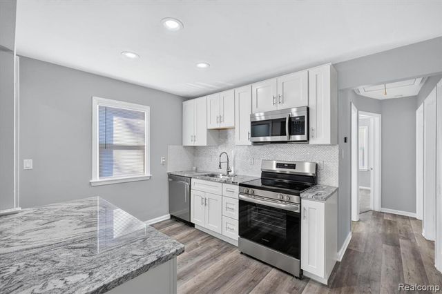 9943 Tecumseh, Redford, MI 48239