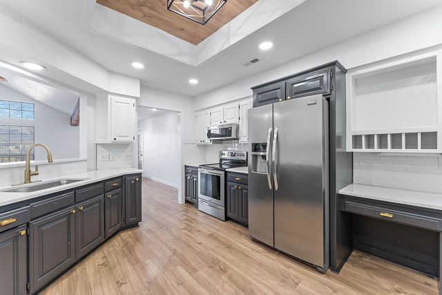 3901 W Cedar Street, Rogers, AR 72756