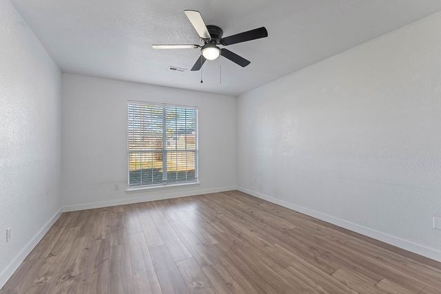 3901 W Cedar Street, Rogers, AR 72756