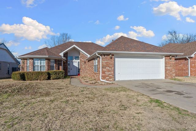 3901 W Cedar Street, Rogers, AR 72756