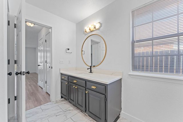 3901 W Cedar Street, Rogers, AR 72756