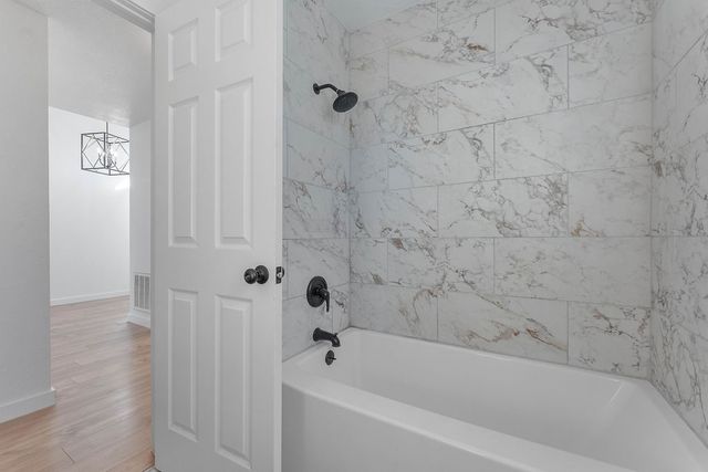 3901 W Cedar Street, Rogers, AR 72756