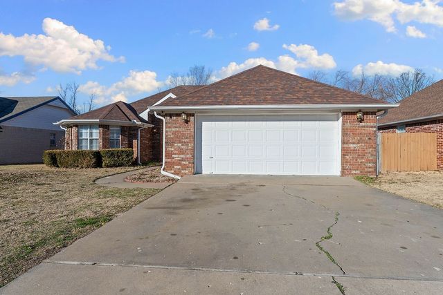 3901 W Cedar Street, Rogers, AR 72756