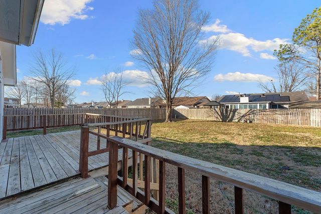 3901 W Cedar Street, Rogers, AR 72756