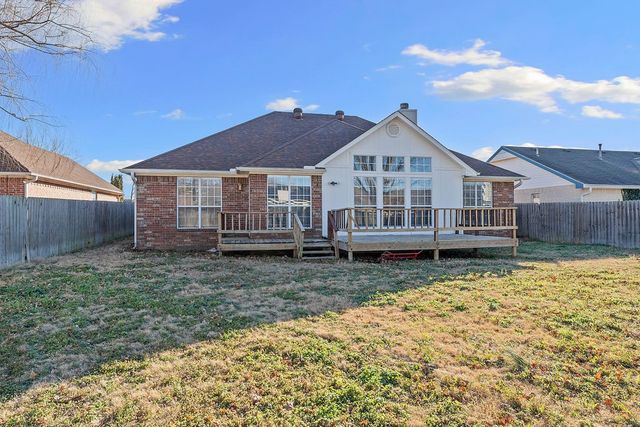 3901 W Cedar Street, Rogers, AR 72756
