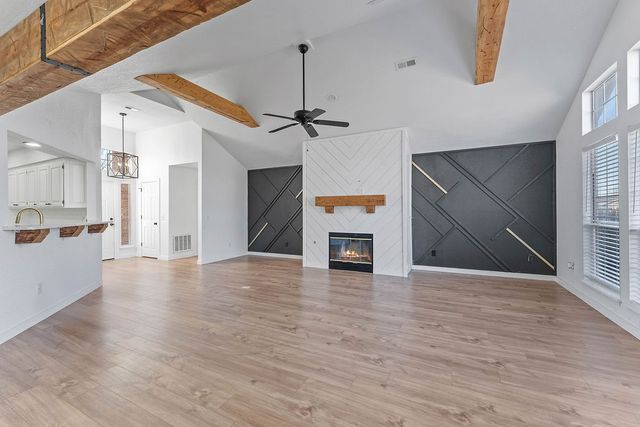 3901 W Cedar Street, Rogers, AR 72756