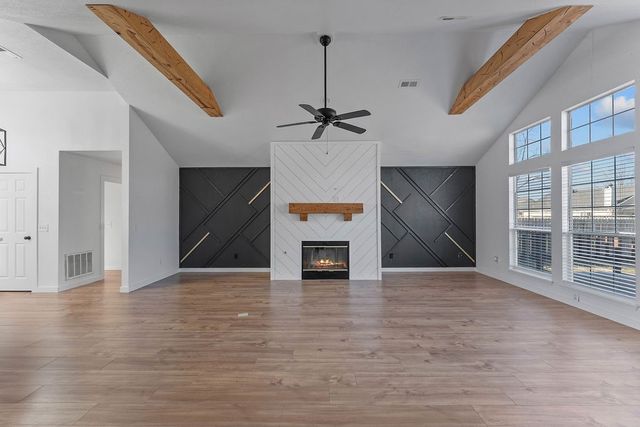 3901 W Cedar Street, Rogers, AR 72756