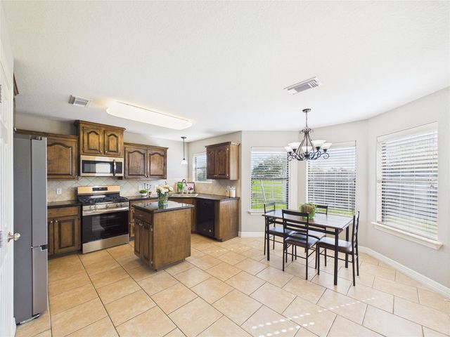 131 Eagle Nest Court, Richwood, TX 77566