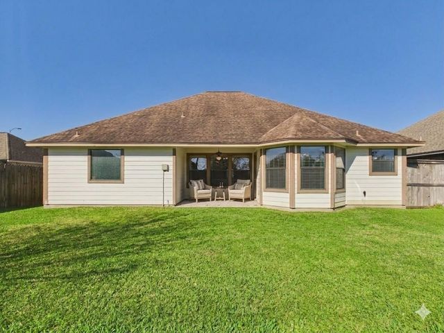 131 Eagle Nest Court, Richwood, TX 77566