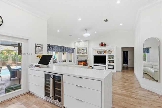 10003 NW 53rd Ct, Coral Springs, FL 33076