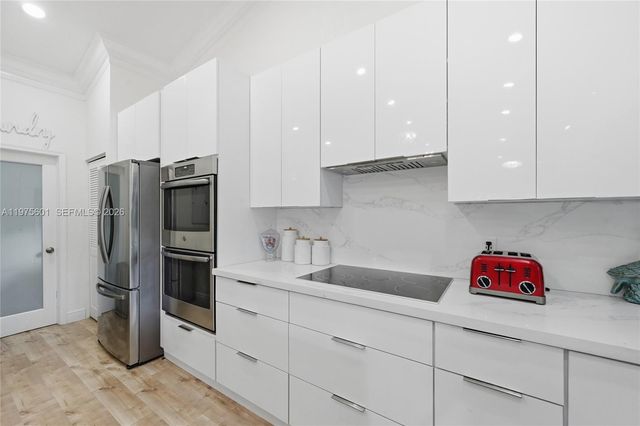 10003 NW 53rd Ct, Coral Springs, FL 33076