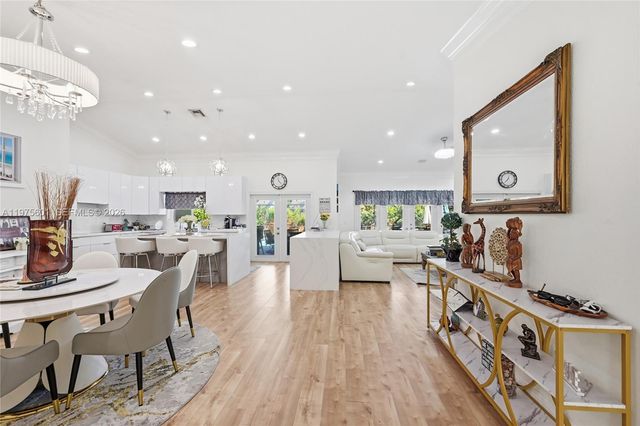 10003 NW 53rd Ct, Coral Springs, FL 33076