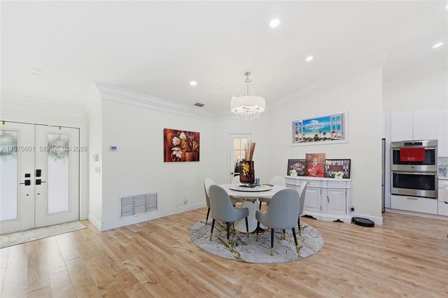 10003 NW 53rd Ct, Coral Springs, FL 33076