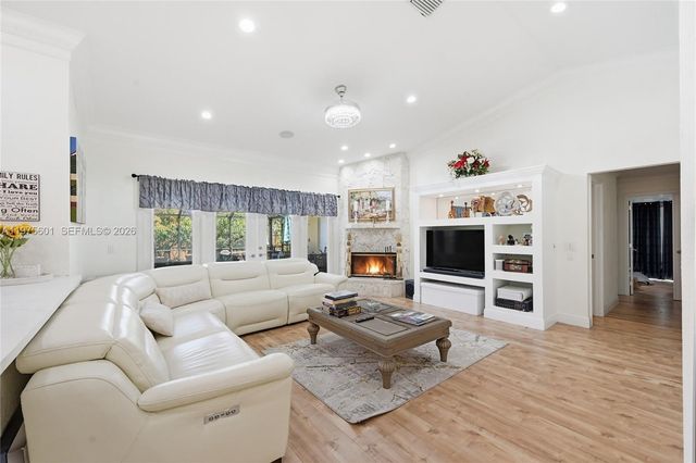 10003 NW 53rd Ct, Coral Springs, FL 33076