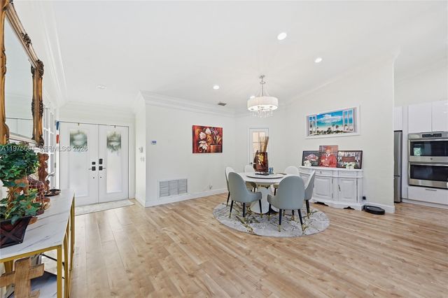 10003 NW 53rd Ct, Coral Springs, FL 33076