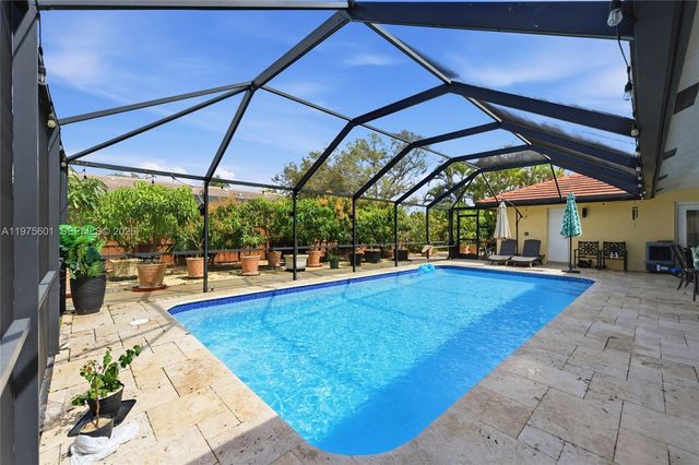 10003 NW 53rd Ct, Coral Springs, FL 33076