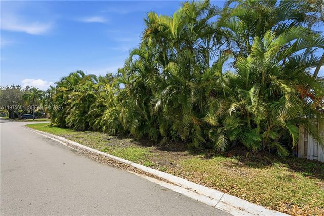 10003 NW 53rd Ct, Coral Springs, FL 33076