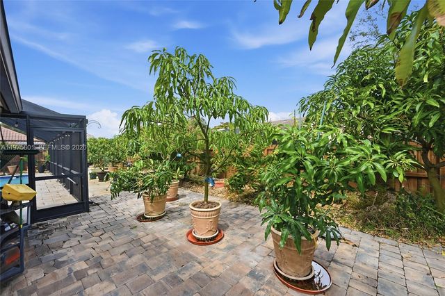 10003 NW 53rd Ct, Coral Springs, FL 33076