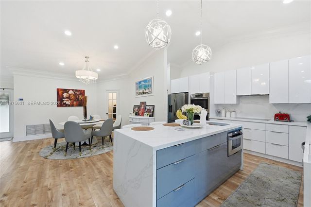 10003 NW 53rd Ct, Coral Springs, FL 33076