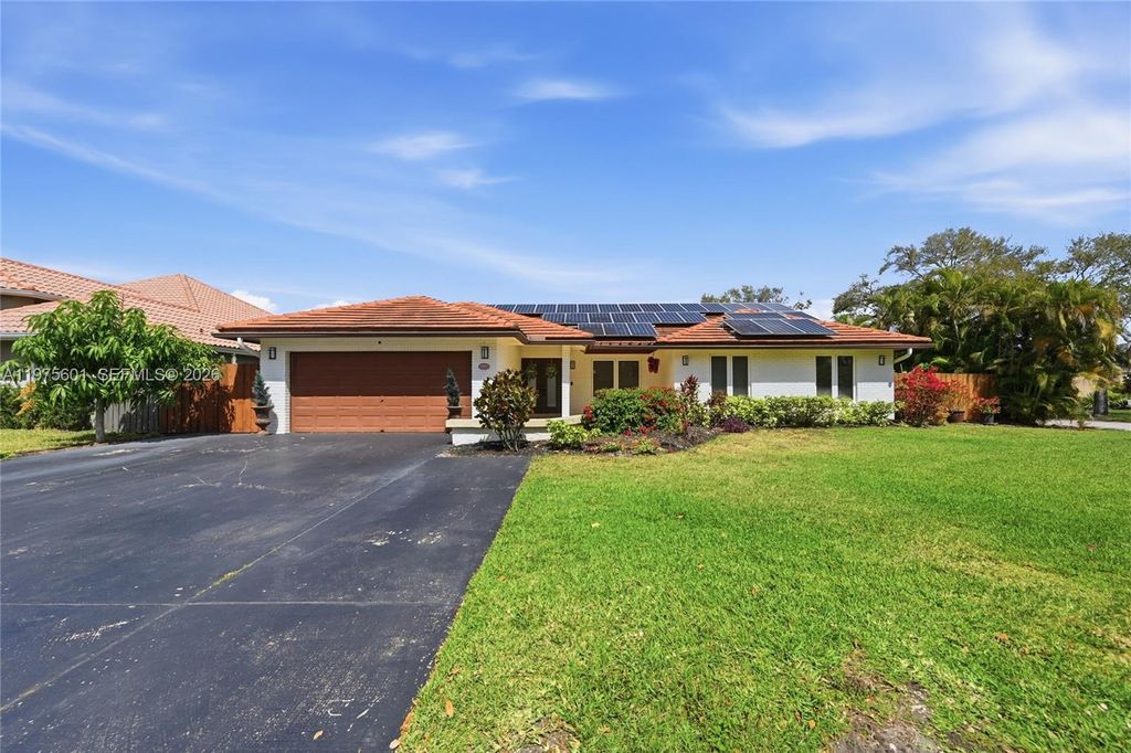 10003 NW 53rd Ct, Coral Springs, FL 33076