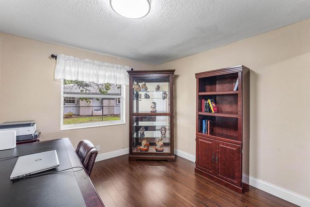 4025 NW 105th Avenue, Coral Springs, FL 33065