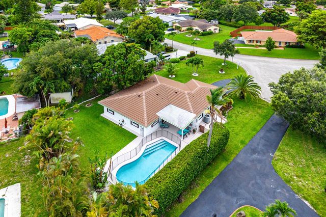 4025 NW 105th Avenue, Coral Springs, FL 33065