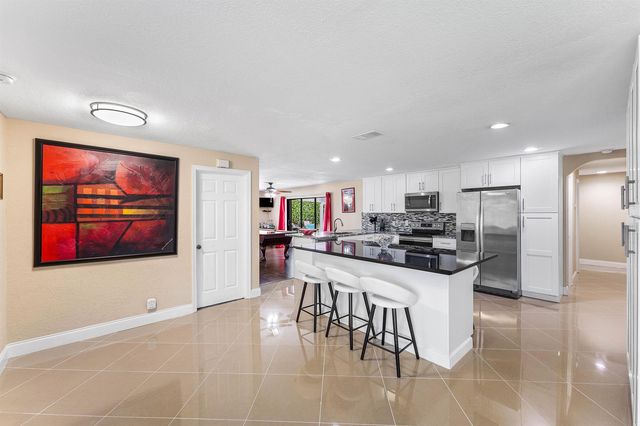 4025 NW 105th Avenue, Coral Springs, FL 33065