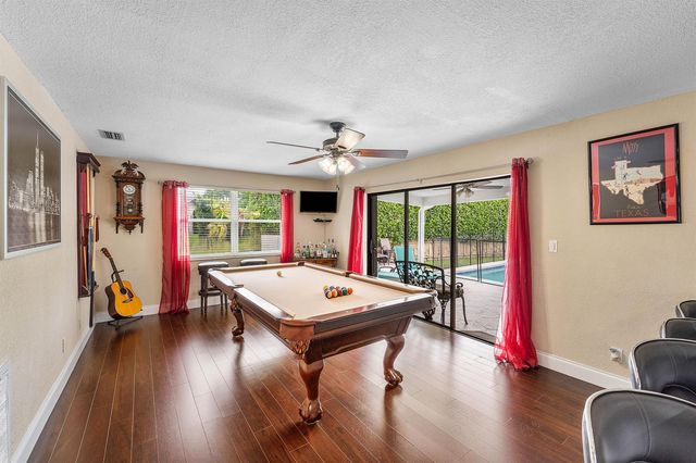 4025 NW 105th Avenue, Coral Springs, FL 33065