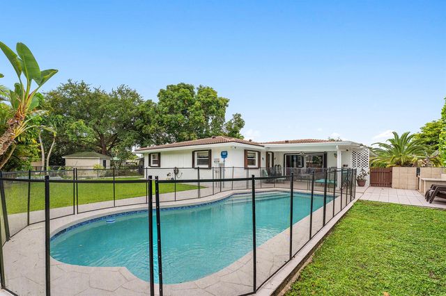 4025 NW 105th Avenue, Coral Springs, FL 33065