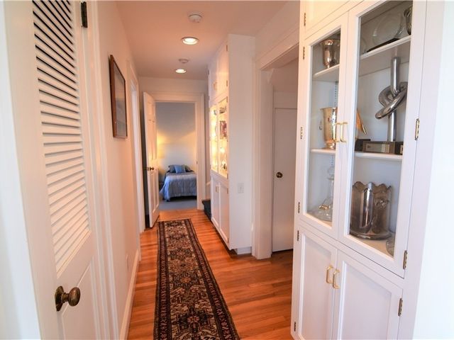 35 Chastellux Avenue J, Newport, RI 02840