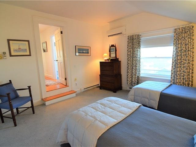 35 Chastellux Avenue J, Newport, RI 02840