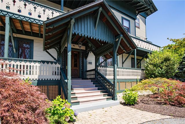 35 Chastellux Avenue J, Newport, RI 02840