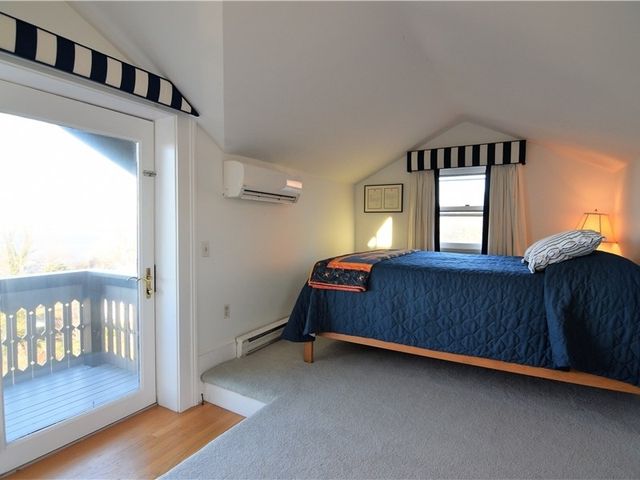 35 Chastellux Avenue J, Newport, RI 02840