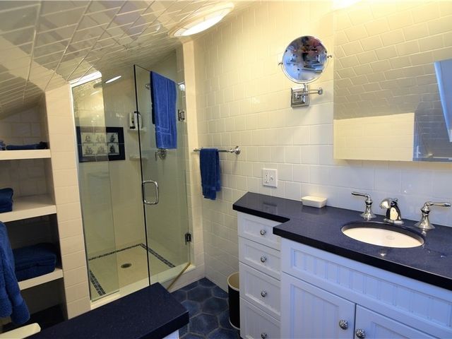 35 Chastellux Avenue J, Newport, RI 02840