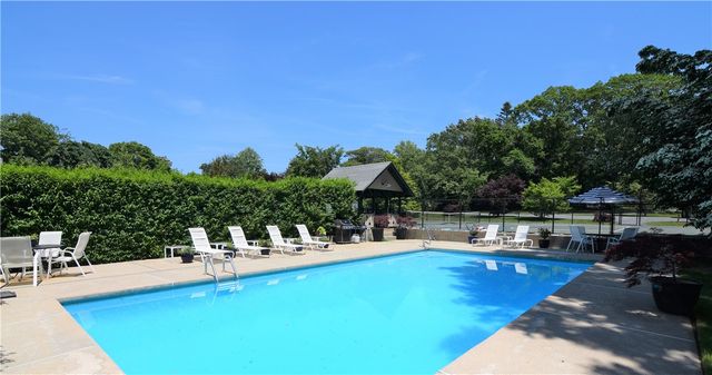 35 Chastellux Avenue J, Newport, RI 02840