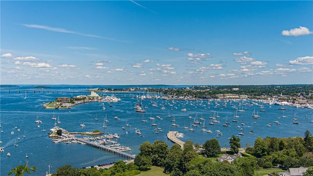 35 Chastellux Avenue J, Newport, RI 02840