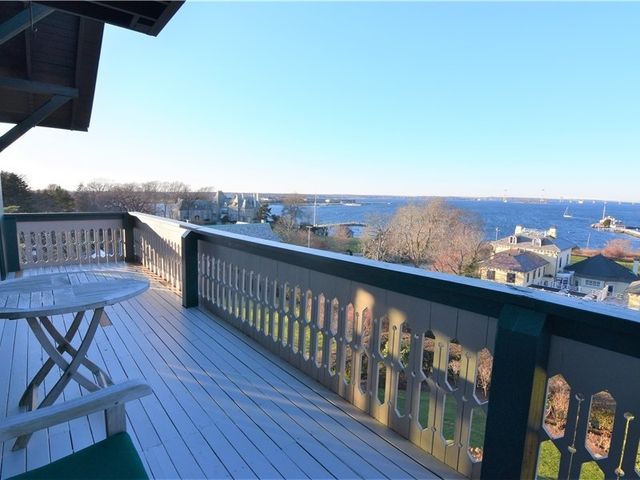 35 Chastellux Avenue J, Newport, RI 02840