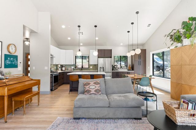 2295 Moran Ct, Auburn, CA 95603