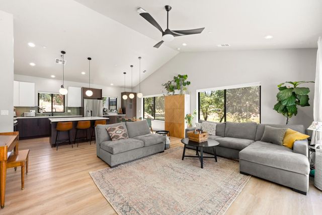 2295 Moran Ct, Auburn, CA 95603