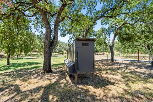 2295 Moran Ct, Auburn, CA 95603