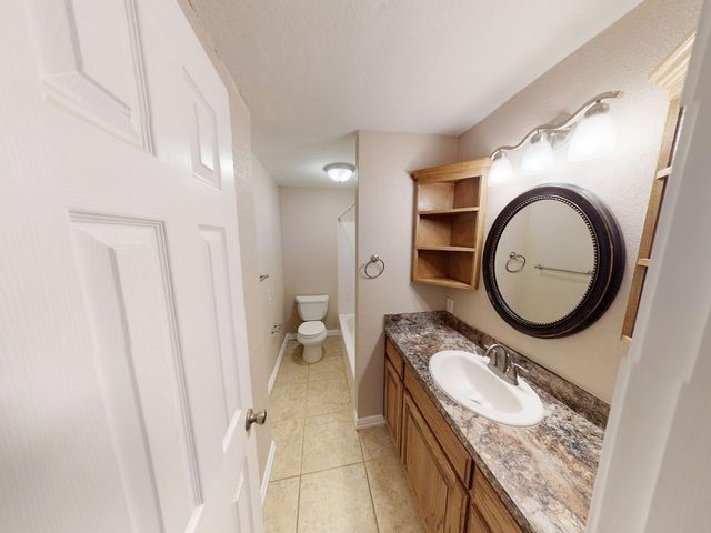 200 SW Ave E, Andrews, TX 79714