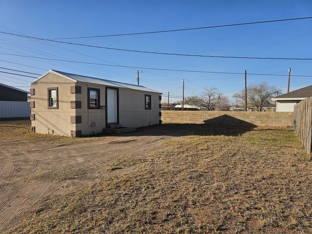 200 SW Ave E, Andrews, TX 79714