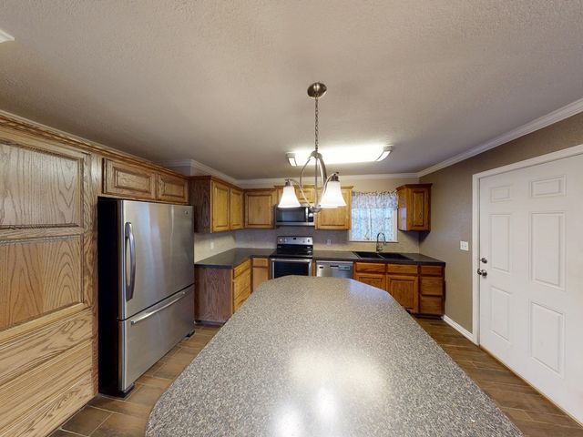 200 SW Ave E, Andrews, TX 79714