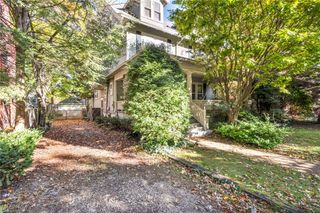 113 N Highland Avenue, Akron, OH 44303