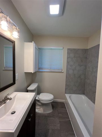 907 Possum Trot ST A, Austin, TX 78703