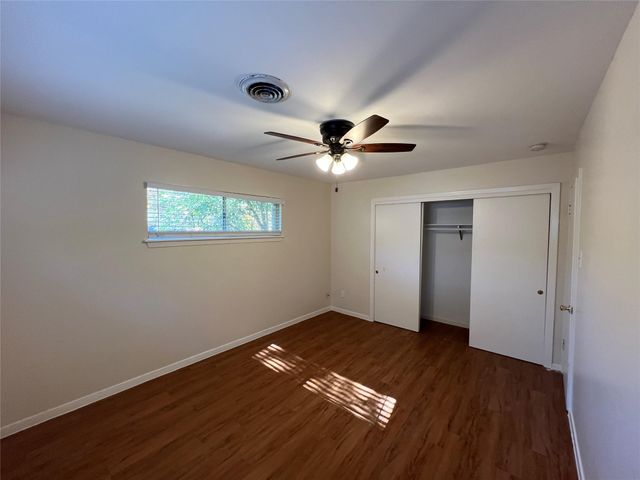 907 Possum Trot ST A, Austin, TX 78703