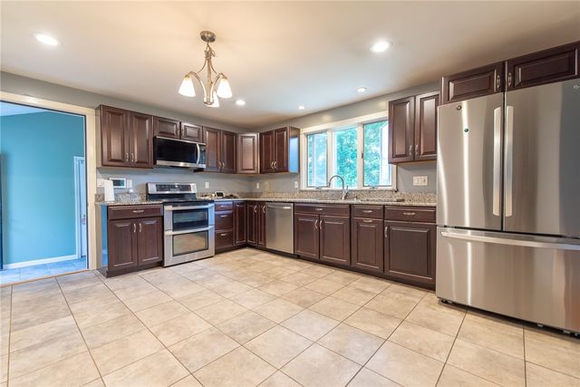 11 COUNTRY HILL Road, Cumberland, RI 02864