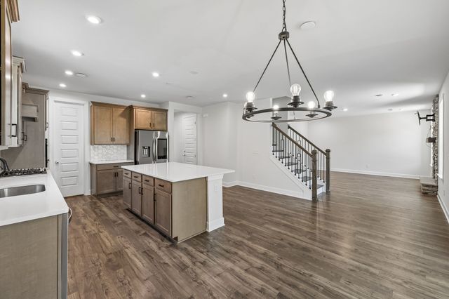 209 Pin High Dr, Mount Juliet, TN 37122