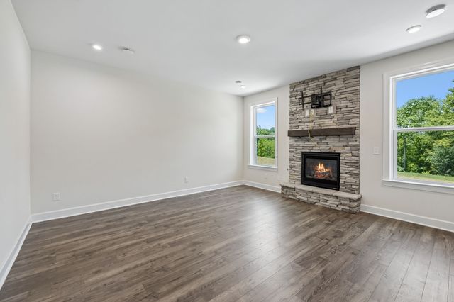 209 Pin High Dr, Mount Juliet, TN 37122