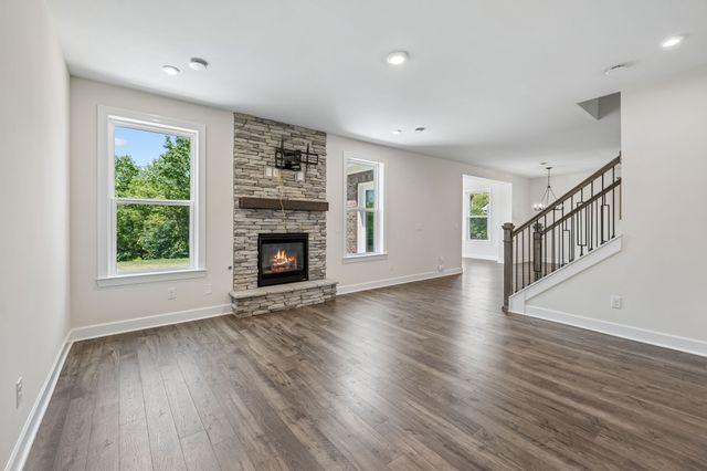 209 Pin High Dr, Mount Juliet, TN 37122